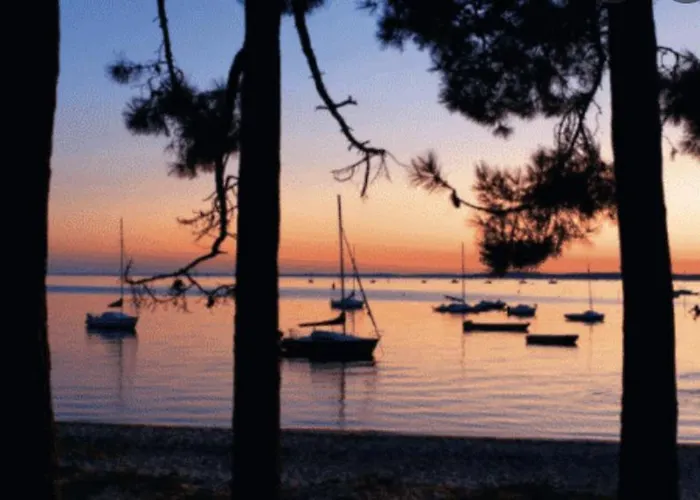 Lumineux En Bord De Avec Parking * Arcachon