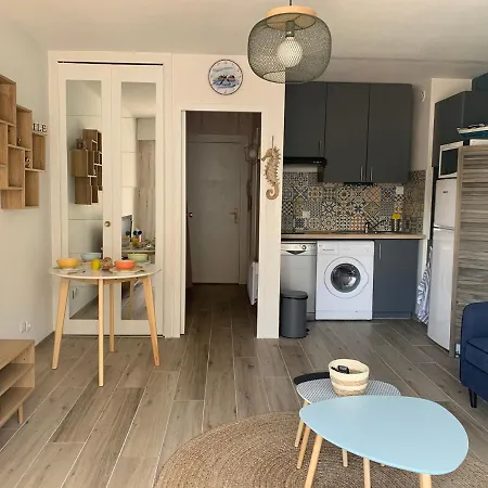 Lumineux En Bord De Avec Parking