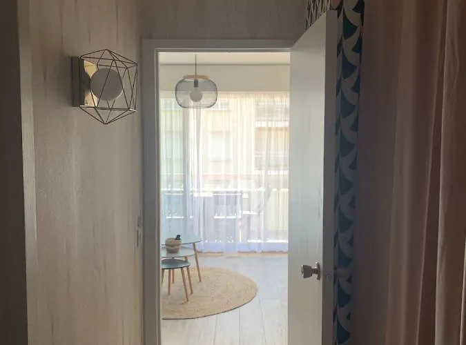 Lumineux En Bord De Avec Parking * آركاشو