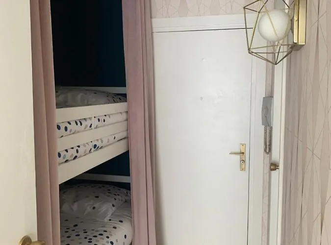 Lumineux En Bord De Avec Parking * آركاشو